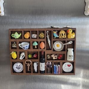 Miniature Trinketshelf Magnet with Assorted Trinkets